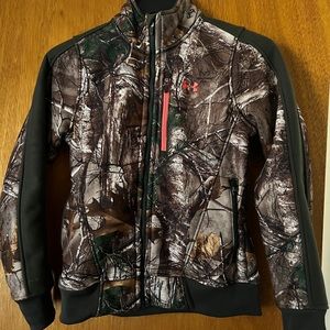 Under Armor RealTree Camo “Cold Gear” zip up fleece jacket